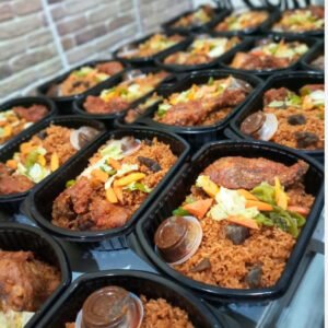 Jollof with Fried Red Fish / chopped veggies + pepper pack